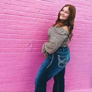 Meet your Posher, Stormy